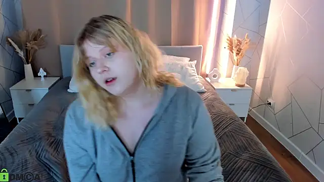 Snapshot of luna_c0ra chatting on 02.26.26 luna c0ra online show from 02.26.26