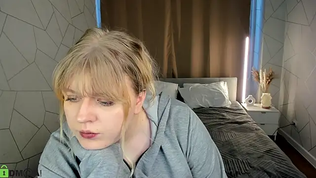 Snapshot of luna_c0ra chatting on 03.21.26 luna c0ra online show from 03.21.26