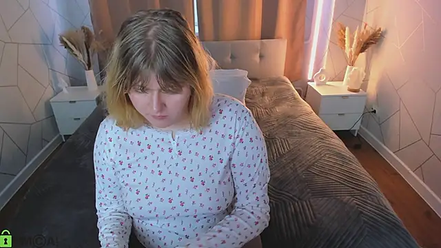 Snapshot of luna_c0ra chatting on 03.27.26 luna c0ra online show from 03.27.26