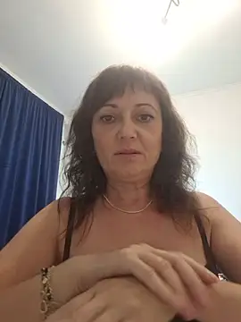 Snapshot of SaraGina chatting on 07.14.26 SaraGina online show from 07.14.26