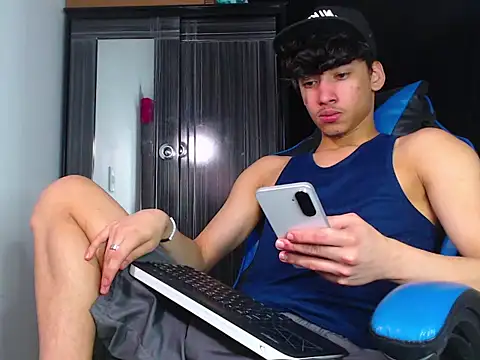 Snapshot of Lyam_Russo chatting on 02.26.26 Lyam Russo online show from 02.26.26