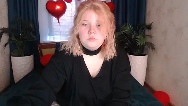 Snapshot of StripGyrl chatting on 03.01.26 StripGyrl online show from 03.01.26