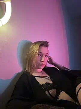 EmmaTurners online show from 04.24.26