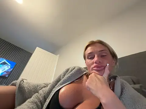 jadey19x online show from 04.05.26