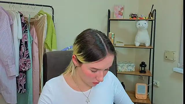 Snapshot of AshleyySchwartz chatting on 02.19.26 AshleyySchwartz online show from 02.19.26