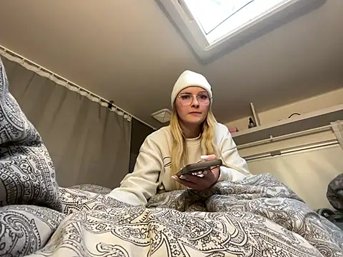 Snapshot of melanieTesss chatting on 02.16.26 melanieTesss online show from 02.16.26