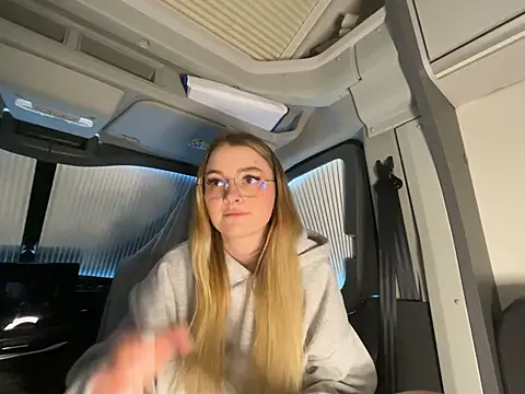 Snapshot of melanieTesss chatting on 02.20.26 melanieTesss online show from 02.20.26