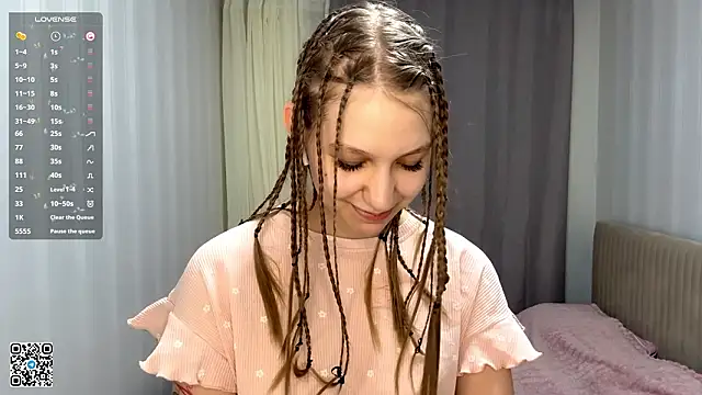 Snapshot of HollyGibson chatting on 02.18.26 HollyGibson online show from 02.18.26