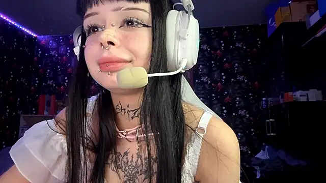 Luna Sohotti online show from 03.04.26