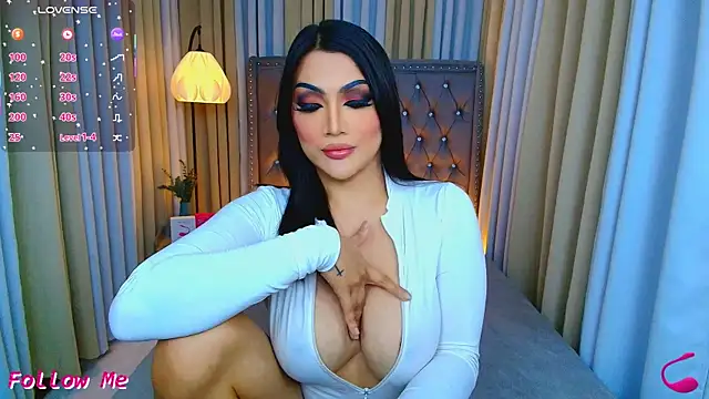 Laureen Hilton online show from 04.19.26