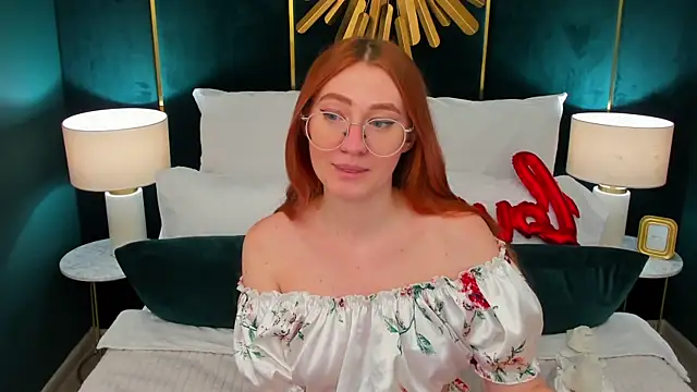 Snapshot of TinaHarp chatting on 03.03.26 TinaHarp online show from 03.03.26