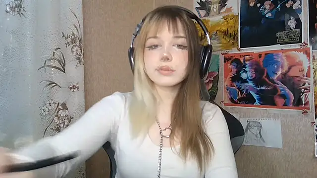 Snapshot of MilaTyan chatting on 06.12.26 MilaTyan online show from 06.12.26