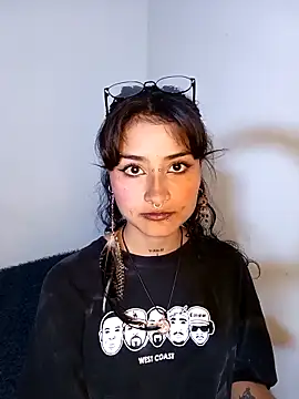 Snapshot of Lili__Clan chatting on 03.03.26 Lili Clan online show from 03.03.26