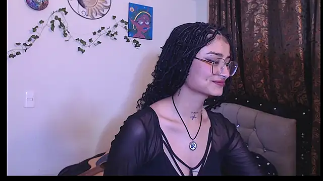 Snapshot of Lili__Clan chatting on 06.28.26 Lili Clan online show from 06.28.26