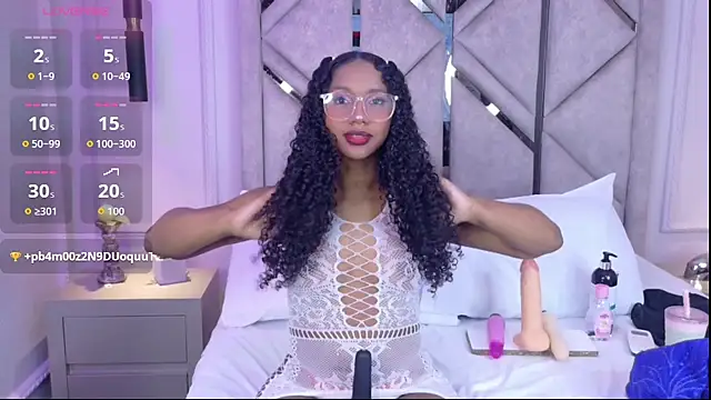 Snapshot of Chloe-Rose- chatting on 04.10.26 Chloe-Rose- online show from 04.10.26