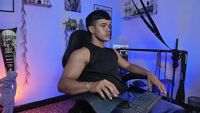 Snapshot of Rob_zaens33 chatting on 02.24.26 Rob zaens33 online show from 02.24.26