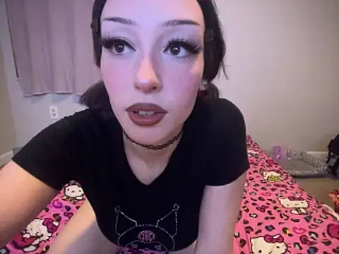 Snapshot of strwbrrymilk chatting on 02.23.26 strwbrrymilk online show from 02.23.26