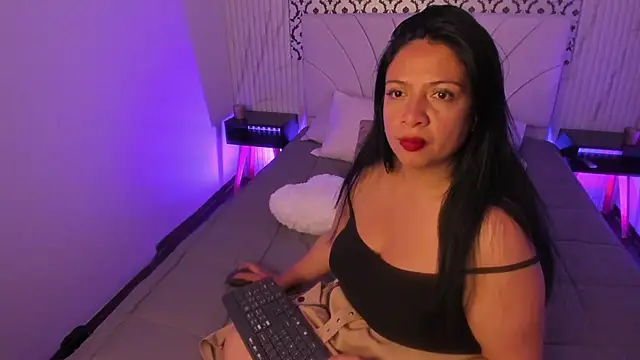 Snapshot of Renatta_Milly chatting on 02.18.26 Renatta Milly online show from 02.18.26