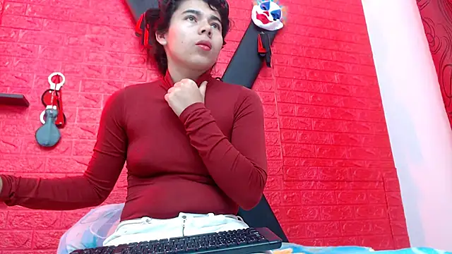 Snapshot of skinnysexy18 chatting on 02.26.26 skinnysexy18 online show from 02.26.26