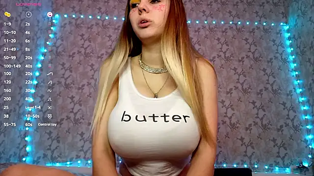 VictoriaDeese online show from 03.31.26