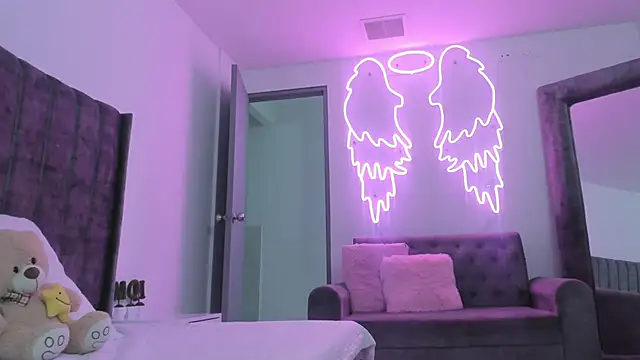 Evelin  thompsson online show from 02.17.26