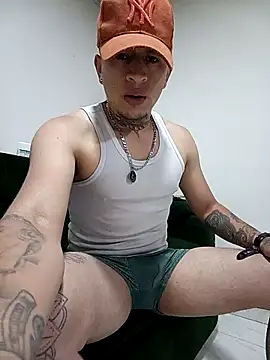 Snapshot of Valentino_dominusSex chatting on 03.19.26 Valentino dominusSex online show from 03.19.26