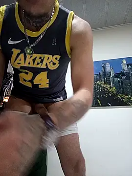 Snapshot of Valentino_dominusSex chatting on 04.04.26 Valentino dominusSex online show from 04.04.26