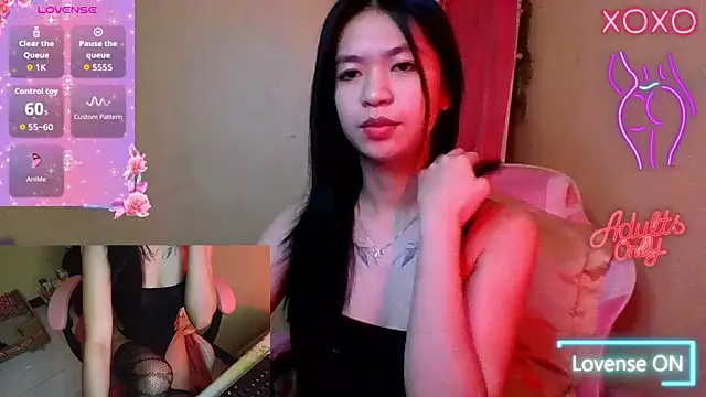 Snapshot of Luna_Moonfang chatting on 05.27.26 Luna Moonfang online show from 05.27.26