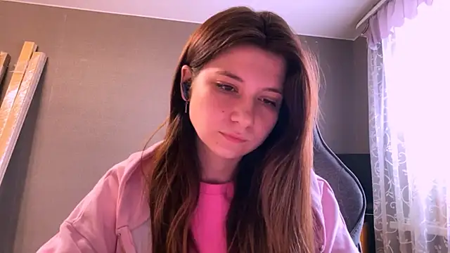 LunnaBliss online show from 04.14.26