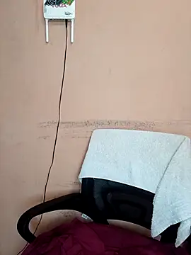 indianstrawberrylips4u online show from 04.14.26