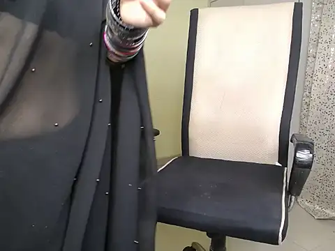 Snapshot of Air_Beauty chatting on 02.28.26 Air Beauty online show from 02.28.26