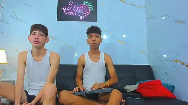 Snapshot of Spicy_guys chatting on 03.29.26 Spicy guys online show from 03.29.26