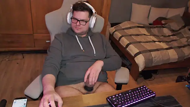 Whyteshadow4235 online show from 02.17.26