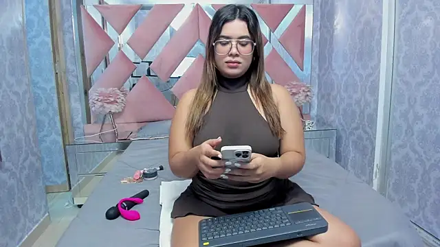 Snapshot of liz_ariza4u chatting on 04.01.26 liz ariza4u online show from 04.01.26