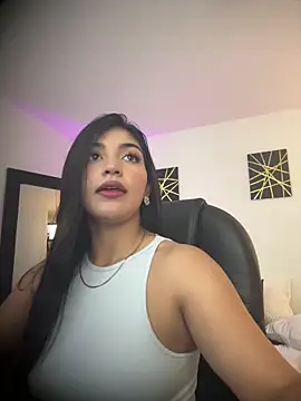 Snapshot of sara_stormy chatting on 04.20.26 sara stormy online show from 04.20.26