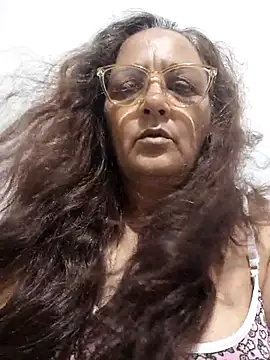 Snapshot of Noemipopi chatting on 02.17.26 Noemipopi online show from 02.17.26