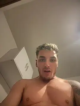 Snapshot of litlleboyeus chatting on 03.01.26 litlleboyeus online show from 03.01.26