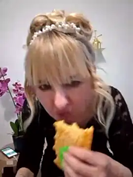 Snapshot of -Nefertiti- chatting on 03.02.26 -Nefertiti- online show from 03.02.26