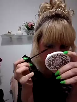 -Nefertiti- online show from 03.08.26