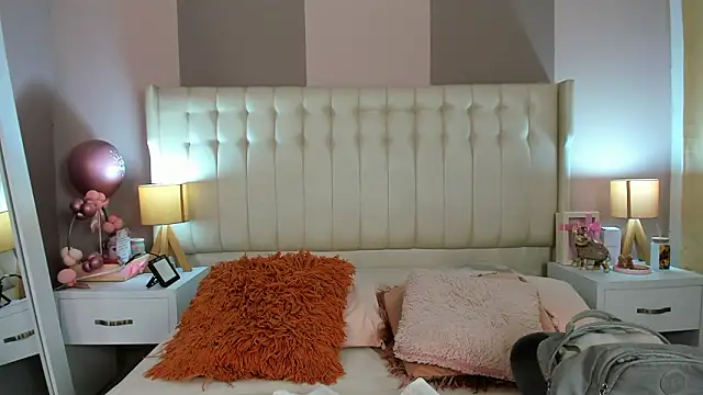 Reachel Smith online show from 02.26.26