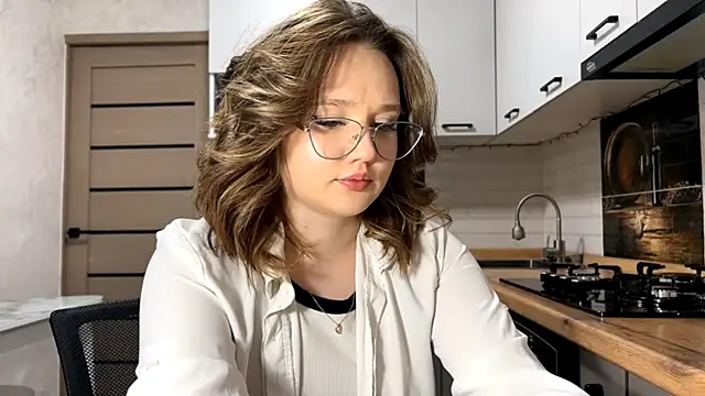 AinaSmith online show from 03.04.26