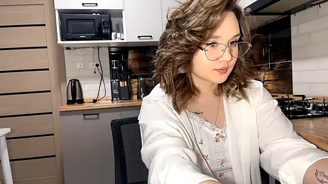 AinaSmith online show from 03.12.26