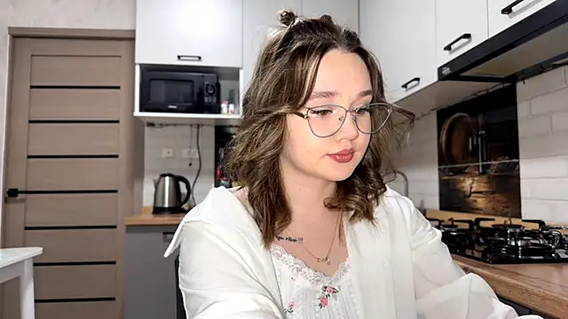 AinaSmith online show from 03.16.26