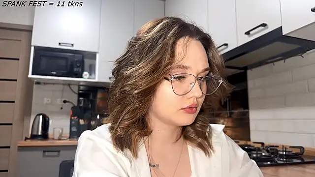 AinaSmith online show from 03.18.26