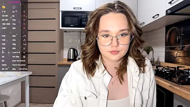 AinaSmith online show from 04.03.26