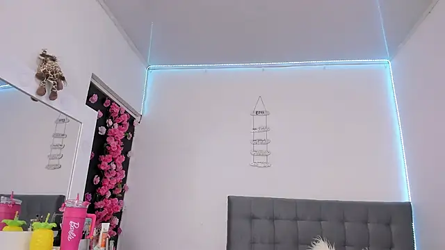 Ariana-Cobos online show from 04.15.26