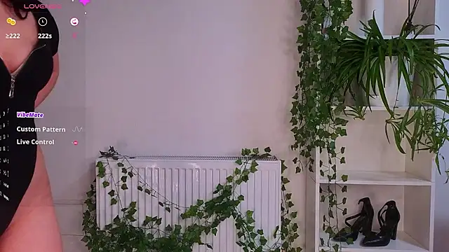 Snapshot of Viksinite chatting on 02.26.26 Viksinite online show from 02.26.26