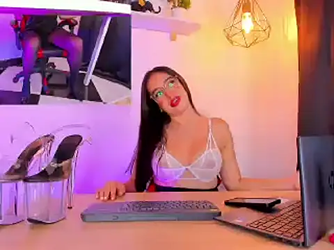 spicy white  online show from 02.27.26