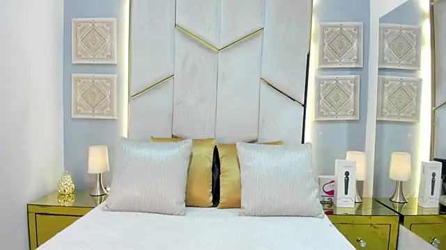 KarinaaCoxx online show from 04.15.26