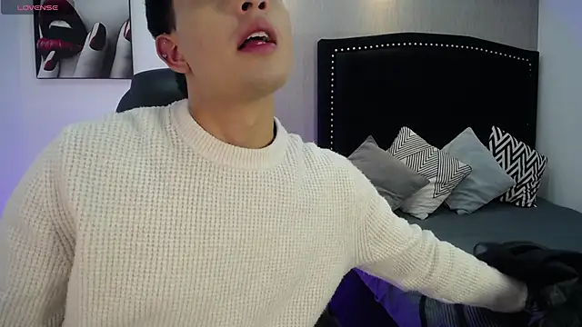 NewYoungHot online show from 04.10.26